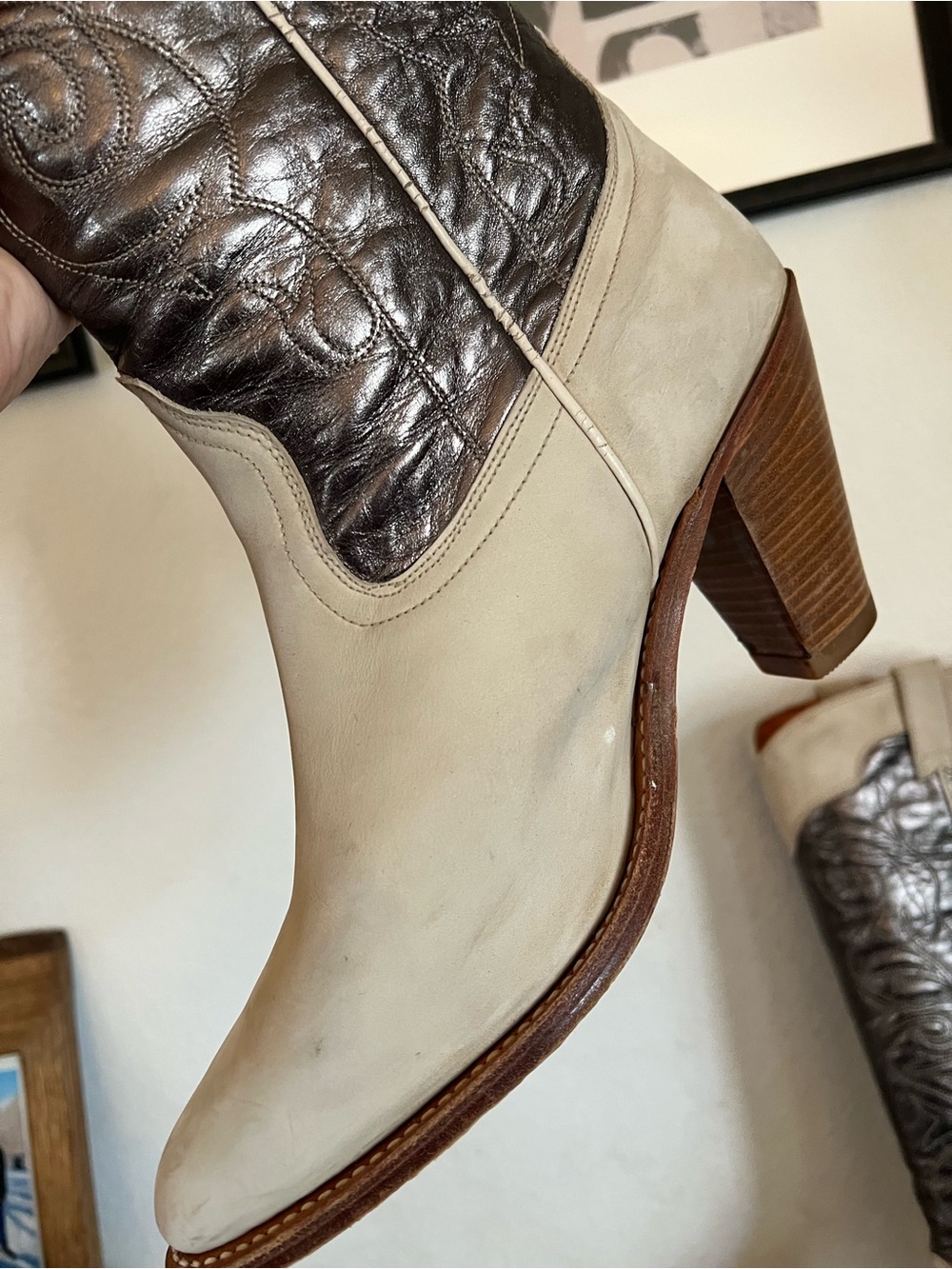 Vintage Frye Stitch Tall Mustang Western Heel Cowgirl Boots Silver/Beige Sz 10M - Picture 17 of 17